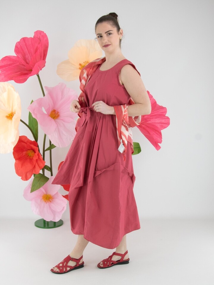 HIGH elegante framboosrode zomerlook